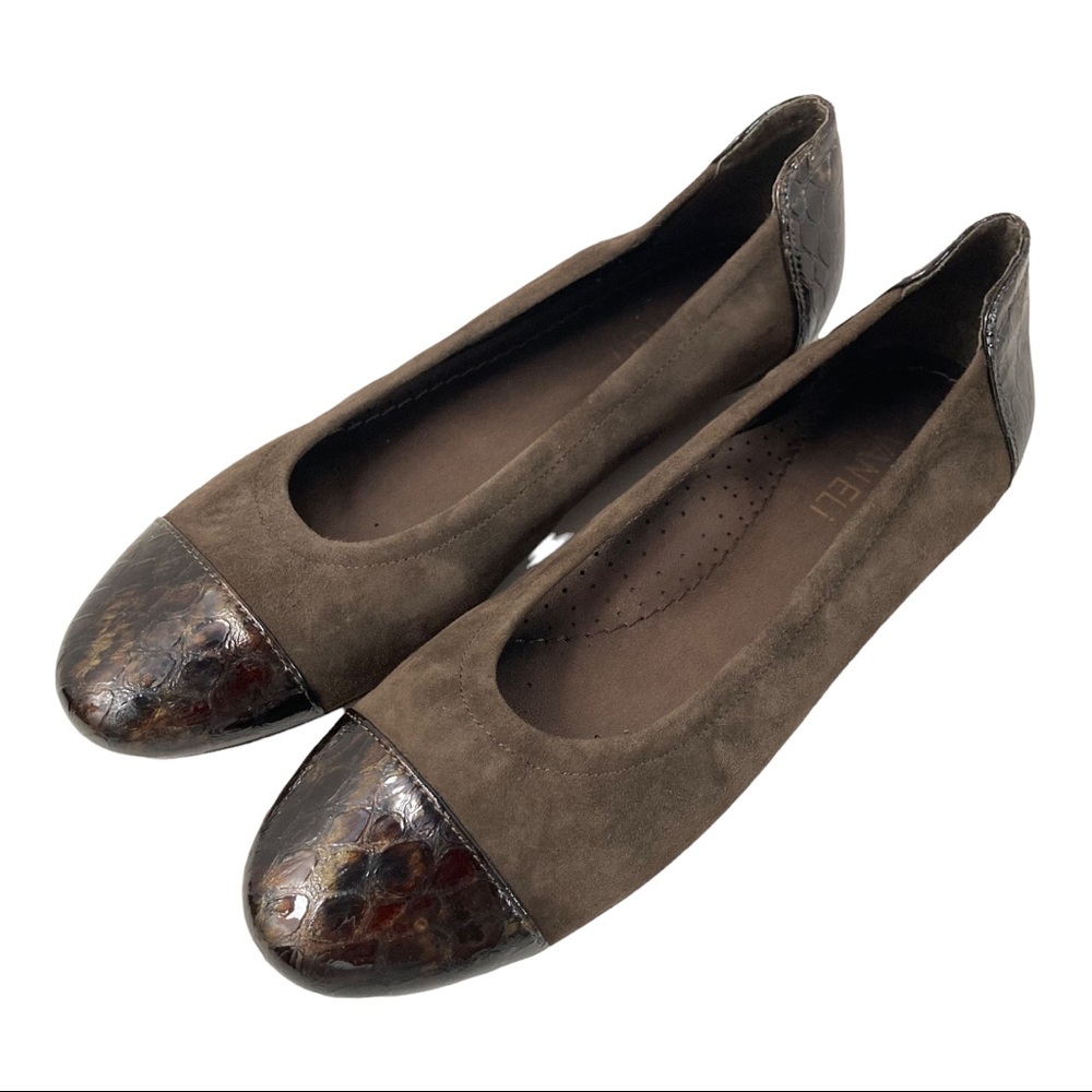 Vaneli Sidony Fango Brown Suede Flat with Croc Patent Trim size 8N Narrow B011